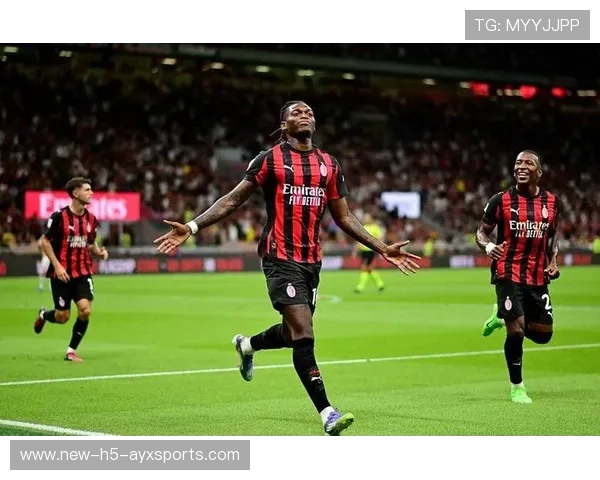 AC米兰持续围攻禁区，莱奥凌空抽射未能命中